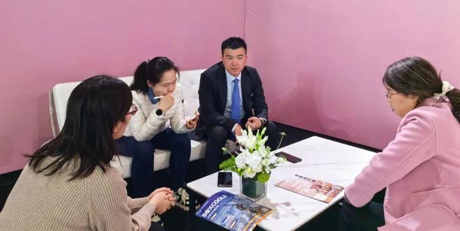冷暖新科技健康再升级！太极石纤维产品发布亮相2024上海春夏纱线展(图7)